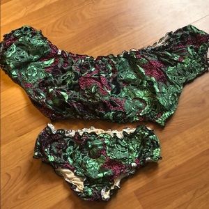 Women’s S MISSONI off the shoulder two piece suit